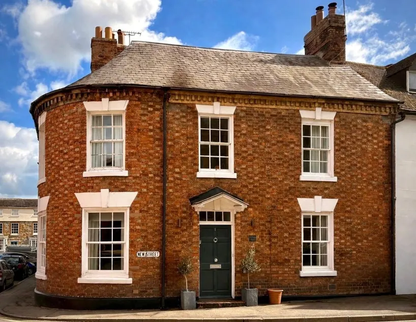 Grade II Georgian Townhouse on High Street - Image 1