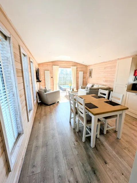 1 or 2 bedroom Hot tub Lodges - Image 1