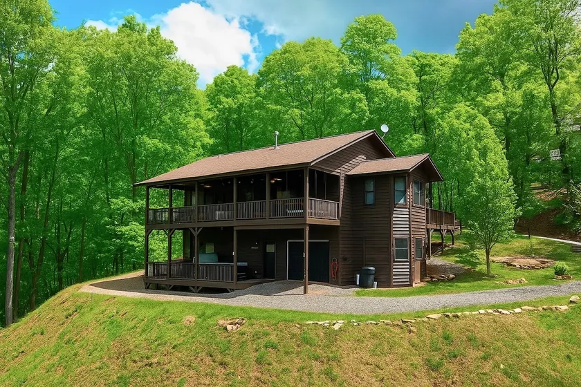 *Specials* Mountain View Cabin | HOT TUB! - Image 1