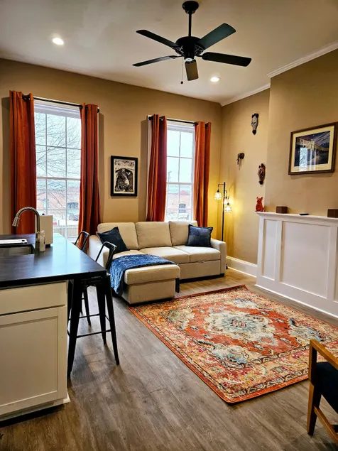 The Henry Lofts Unit 3 - 'The Sunset Suite' - Image 1