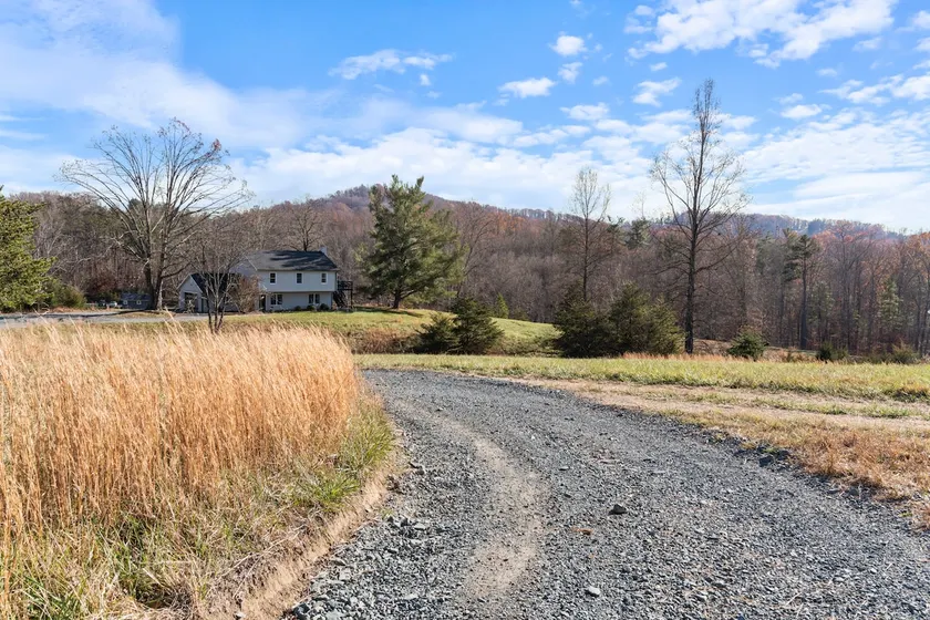 The Farmhouse at Bailey's Retreat - Image 1