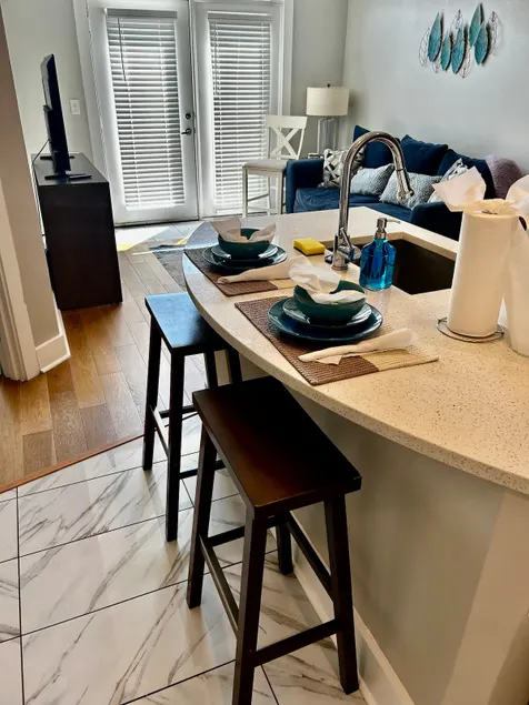 1 Bedroom, Sleeps 4, Close to LSU Stadium - Image 1