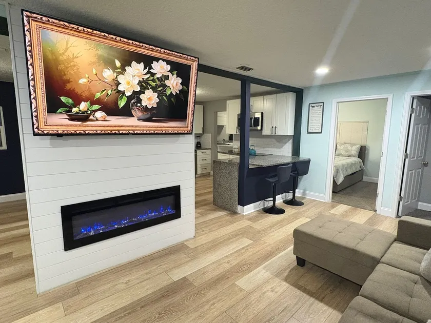 Premium House fireplace, Mini Golf and Large Patio - Image 1