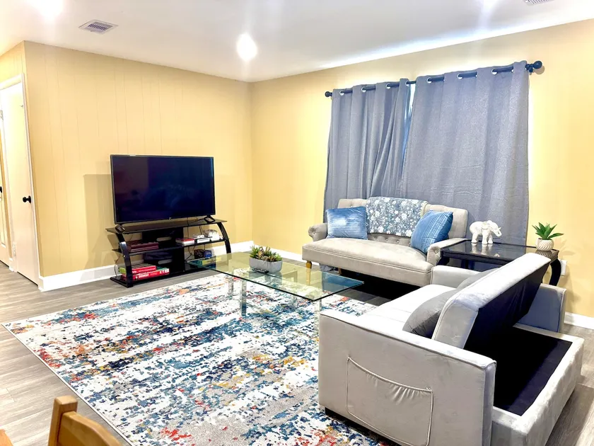 Rockville Private Oasis - Image 1