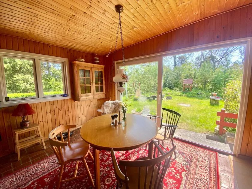 Authentic 70s summer house in Hou - Image 1
