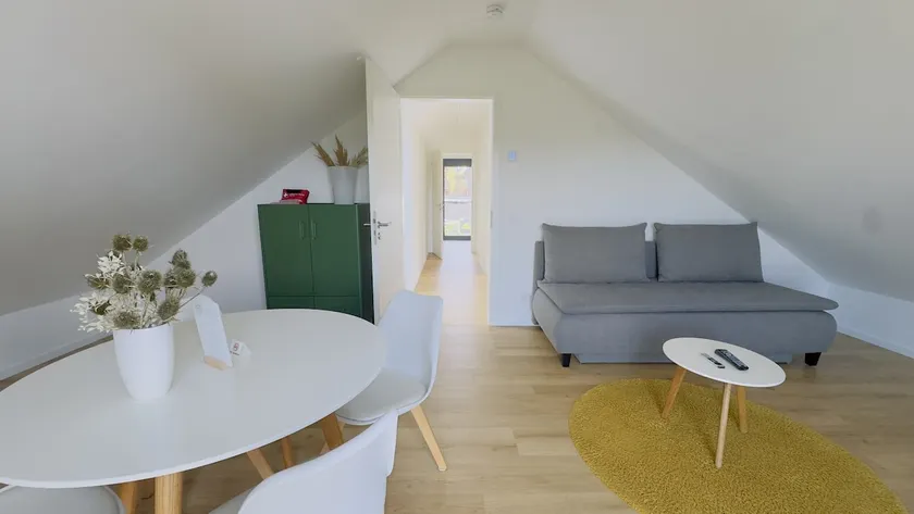 45 m² Attic Flat · Parking · 10 min to Tübingen - Image 1