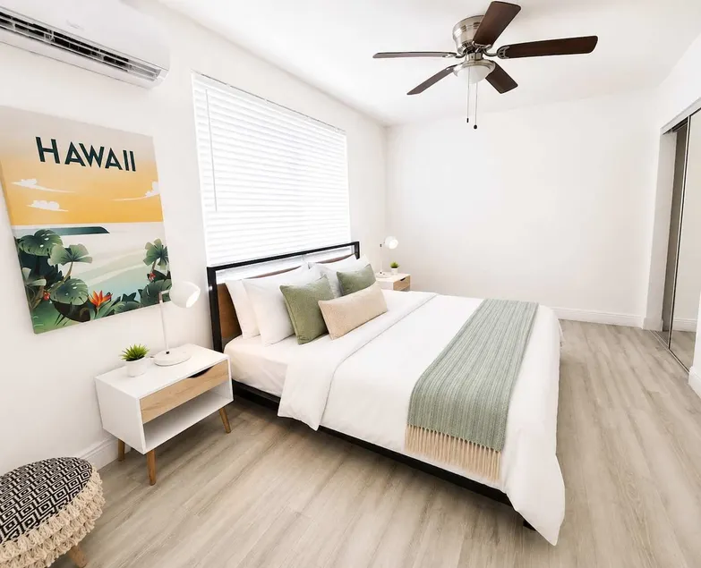 Hollywood Beach Escape | King Bed + Full Kitchen - Image 1