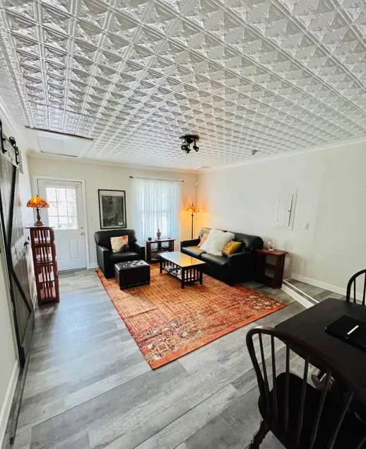 Cozy Loft Apartment - Image 1