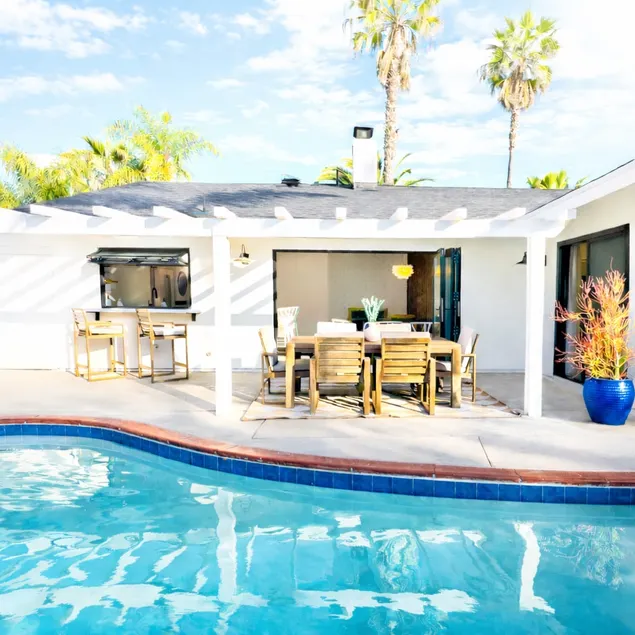 Luxurious Palm Grove: Heated Pool, Luxe King, Spa - Image 1