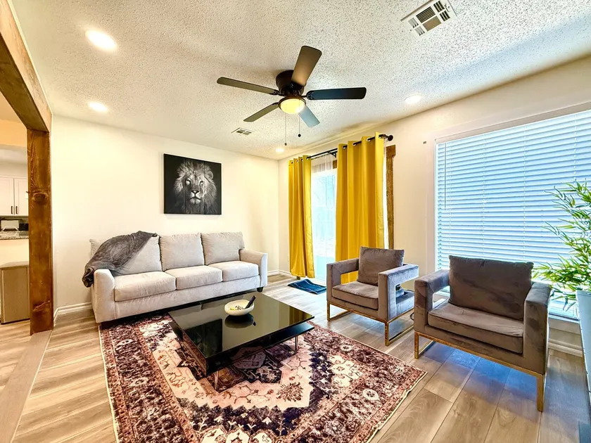 Zephyr Comfort: 4BR home in the heart of Bethany - Image 1