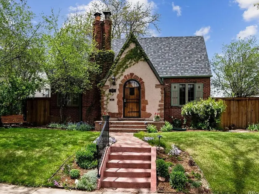 Luxury and Charm on Cherry Street - Image 1