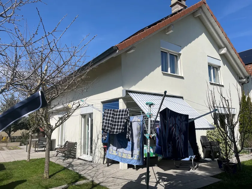 House in the countryside. Owner sometimes present - Image 1