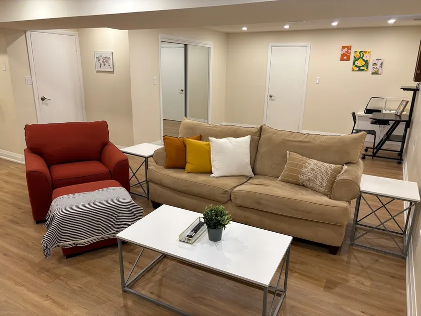 Modern and Spacious Guest Suite - Image 1