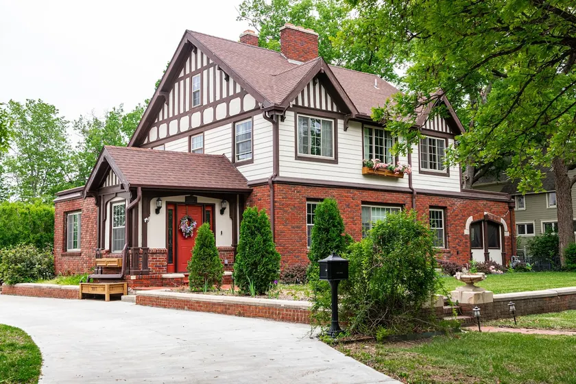 Historic District Charm! Huge Patio & Backyard! - Image 1
