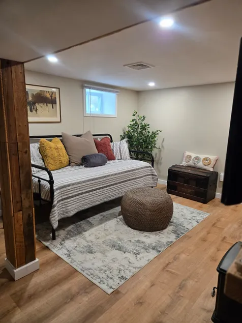 Cozy Private Studio Near Boston & Tuscan - Image 1