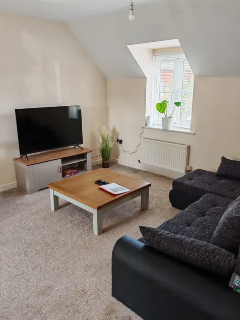 2 bed Flat near Corby Town Centre - Image 1