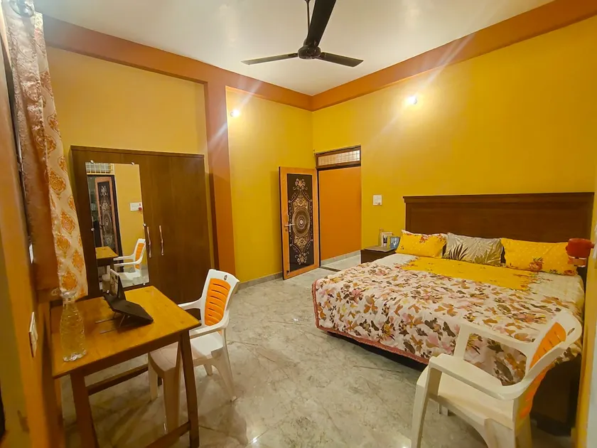 NHS Lanka Vijay - Big bright 1BHK + Parking & Food - Image 1