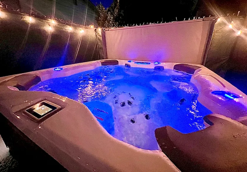 Luxe 5BR Haven-Hot Tub-Near DT-3 Kings-Ski-Game Rm - Image 1