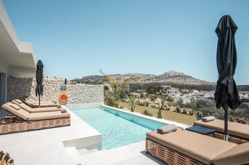 Celeste Luxury Villas - Image 1