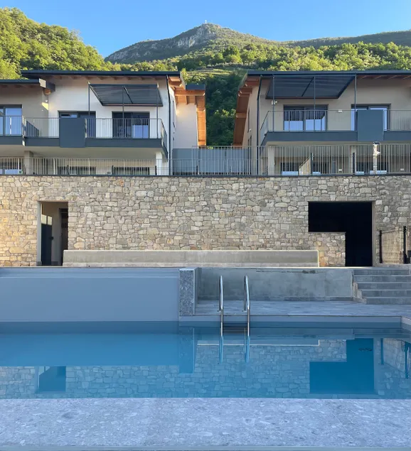 Brighter Days - Two-room apartment with lake view and pool - Image 1