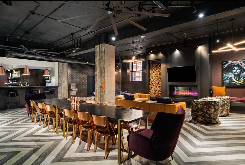 Vibrant Loft in St. Louis| Pool| Free Parking| Gym - Image 1