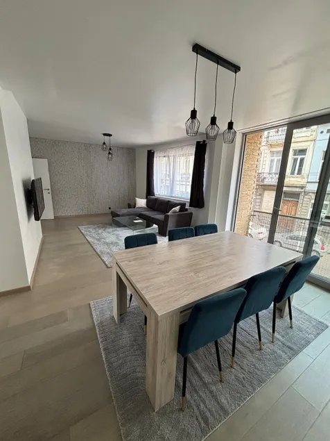 Stylish, modern & spacious apartment in Brussels - Image 1