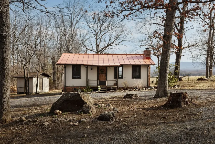 Cozy Mountain Cabin w/Stunning Views, & Fast WiFi - Image 1