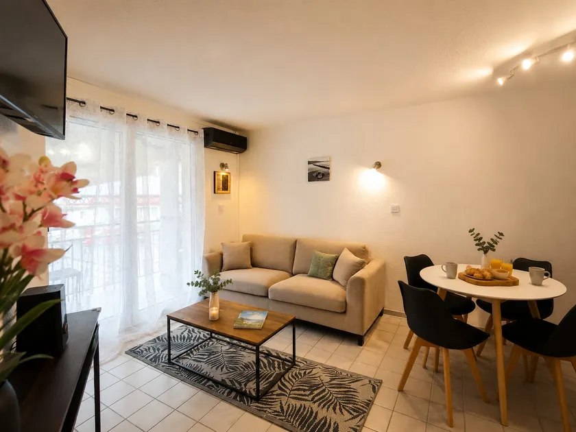Cozy 1BR with Balcony, Pool & Thermal Spa - Image 1