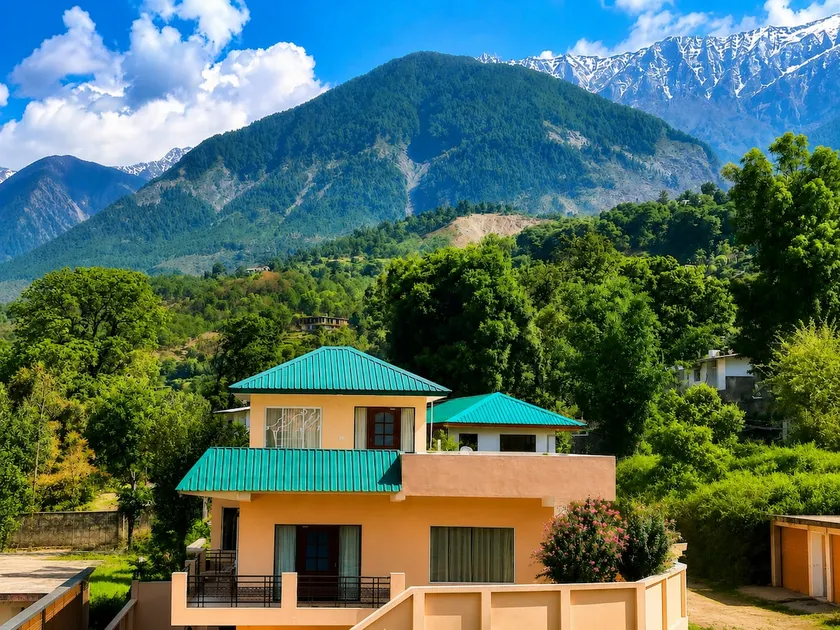Yol Retreat- 2BHK, 5 Car Parking, Cook, Peak Views - Image 1
