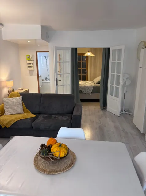 Left Bank 4* comfort and relaxation by the lake ... - Image 1