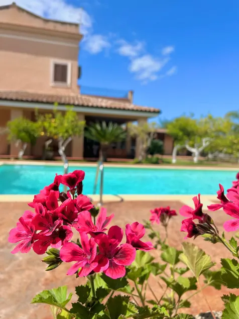Bekväm villa med pool av avkoppling och kul. - Image 1