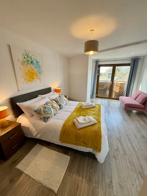 Great Quiet & Brand New Flat With Great Transport Links in Bushey - Image 1
