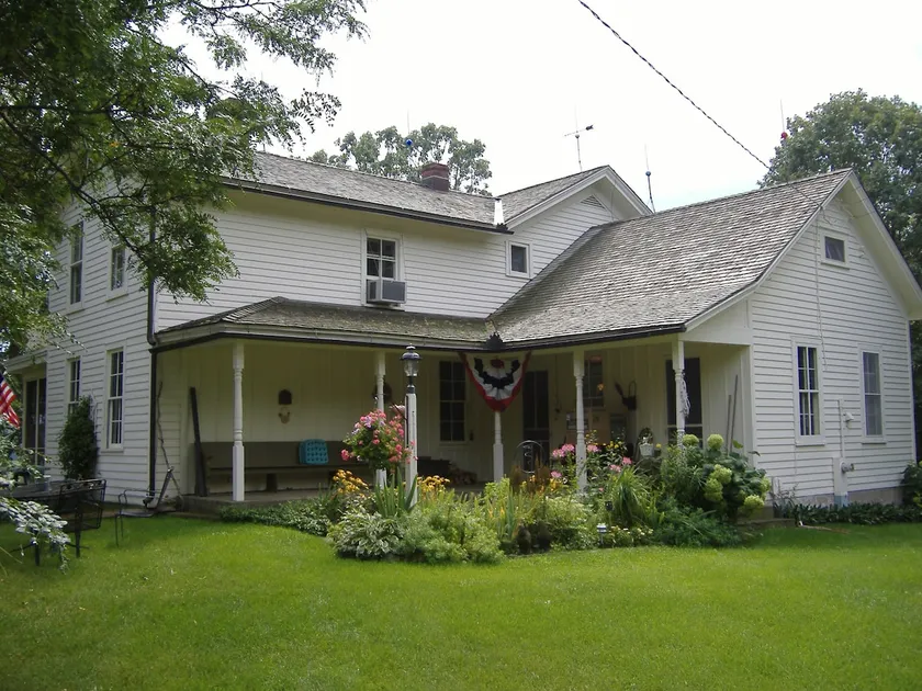 Farmhouse/ Erin Hills Golf Holy Hill Bowery Barn - Image 1
