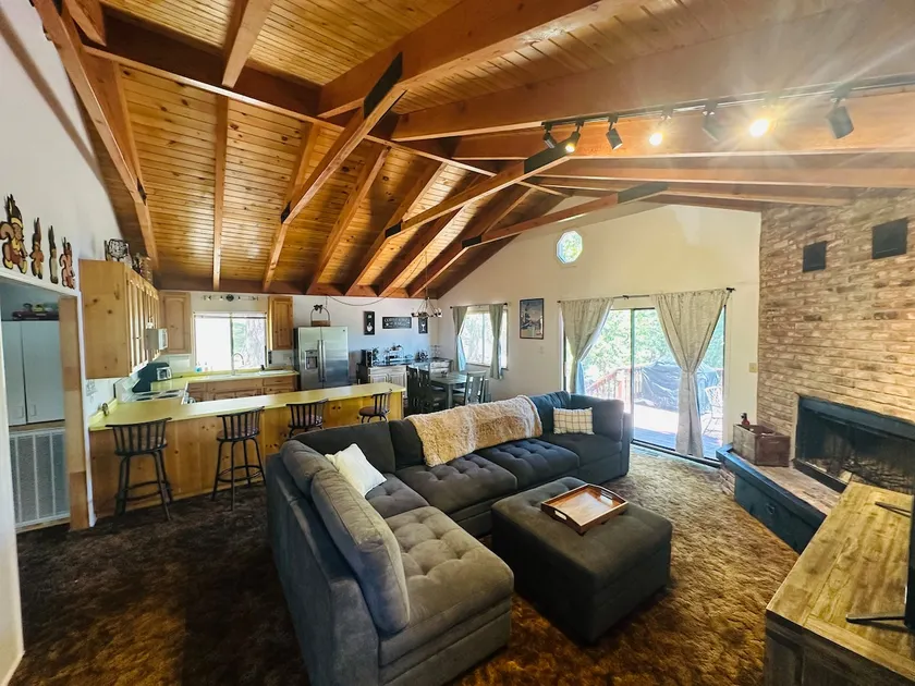 The cozy cabin! - Image 1