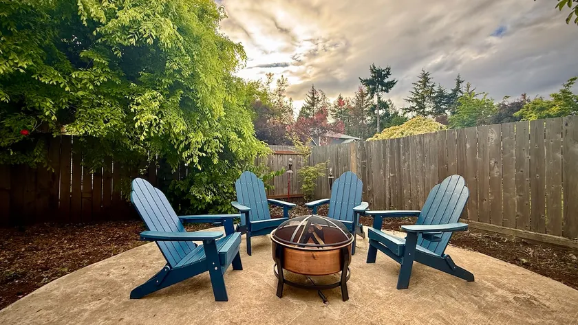 King Bed - New Townhome - Great for Longer Stays! - Image 1