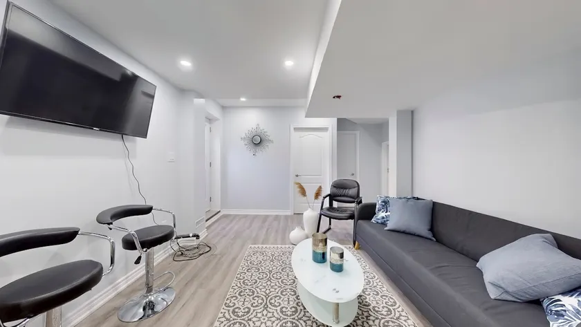 Brand new 2 bedrooms, 1 bath,Basement Apartment - Image 1