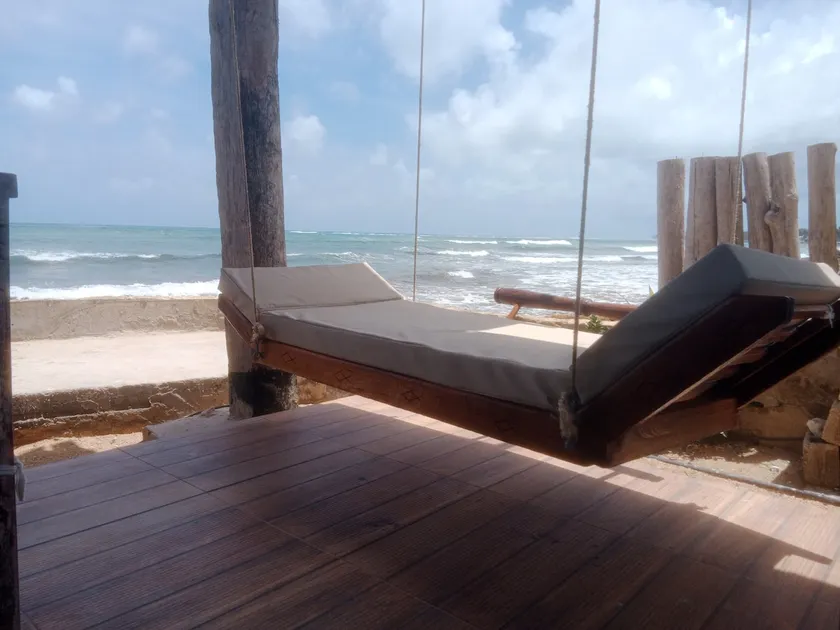 Apartment and ocean waves. - Image 1