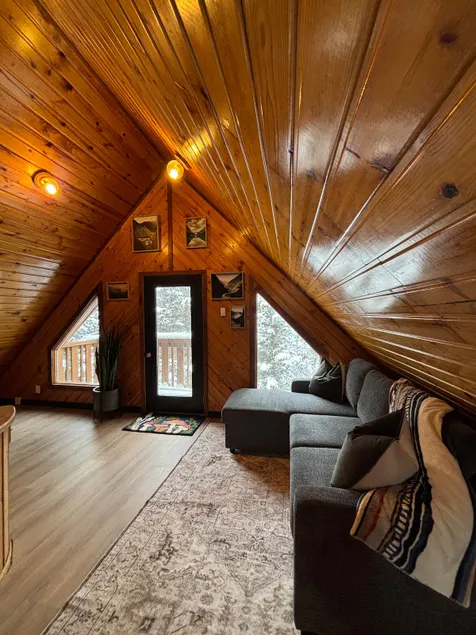 Cozy Cab-Inn; Private, Hot Tub! S. Anchorage - Image 1
