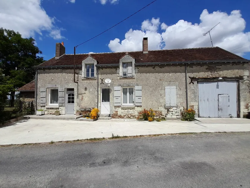 Family home in the countryside - Image 1