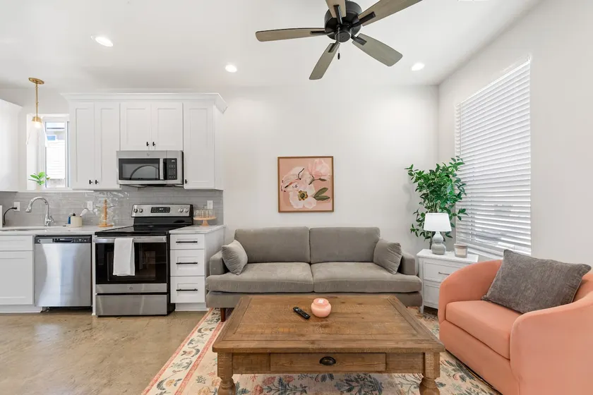 Roux Hous-Cajun Luxe Stay-Fast WiFi-Safe/Central - Image 1
