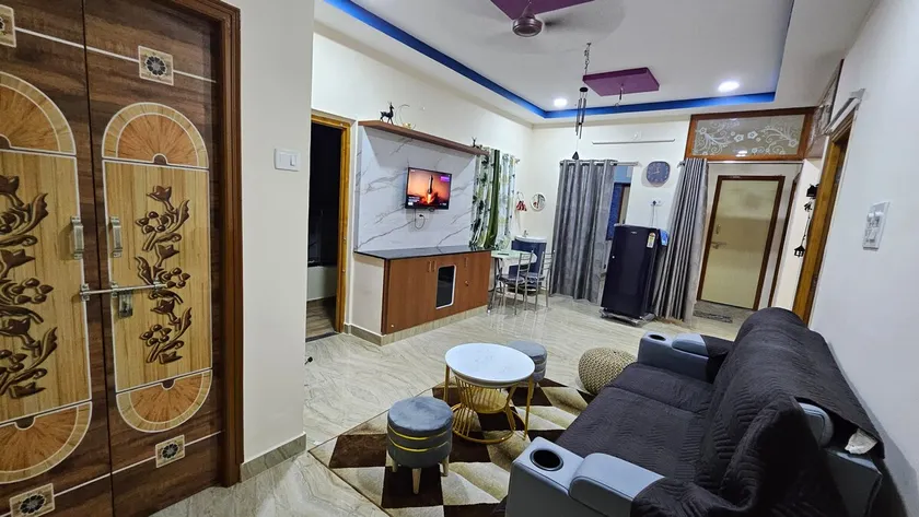 Hostmate Homestay-2bhk furnished Near Railway stat - Image 1