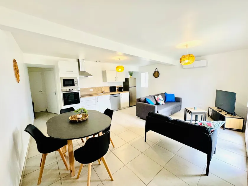 Le Cèdre Enchanté - Maison avec 2 chambres pour 6 personnes climatisée, avec terrasse et BBQ - Image 1