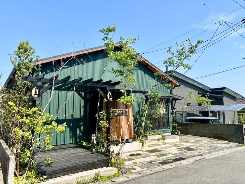 [Airport 6 minutes] 7-Eleven 1 minute Aso 20 minutes Suizenji Temple/Kumamoto Castle 30 minutes Large vehicles can park [184] Airport Village - Image 1