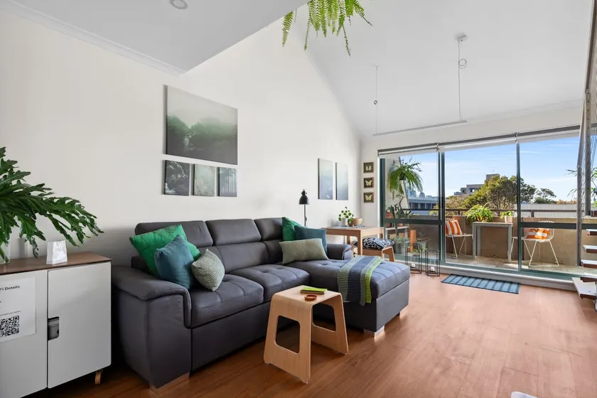 The Green Room in Newtown - Image 1