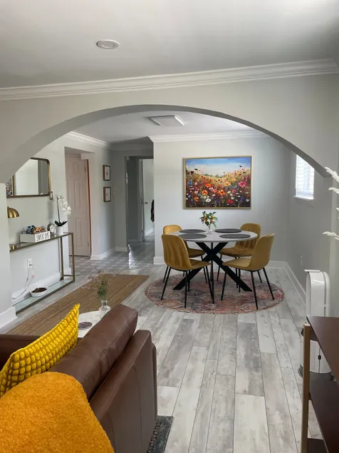 2bedroom guest unit in a house w private entrance - Image 1