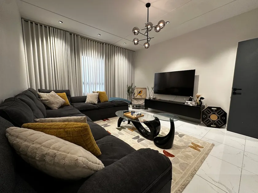 Spacious 1BR, 65” 4K TV •Huge living •Self-Entry - Image 1