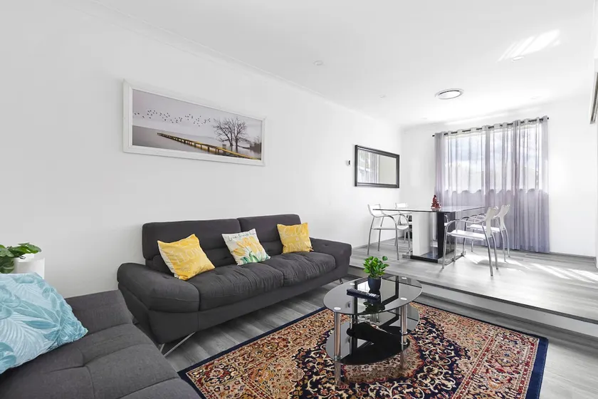 Modern 3BR Free parking Patio - Image 1
