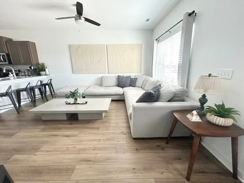 Cozy Modern Cottage with Ensuite Baths & WiFi - Image 1
