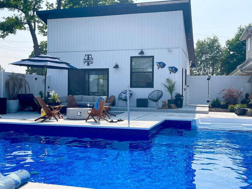 The Grand River Retreat Pool hot tub avail Sep - Image 1