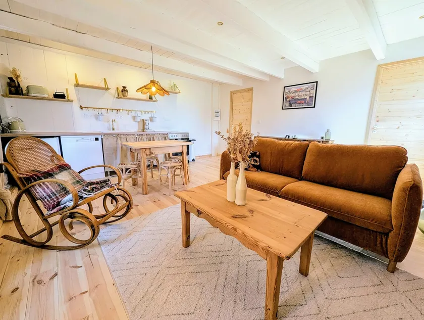 Quiet bohemian chic style apartment and garden - Image 1
